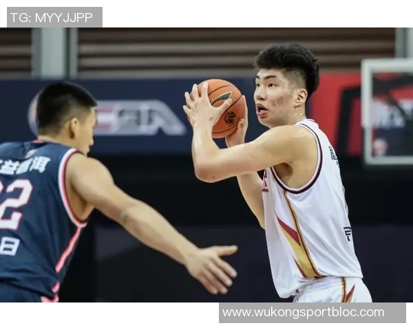 余嘉豪世预赛后紧急回归西乙赛场极限操作引发关注